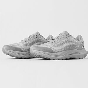 ALO Yoga Runner Gray Sneakers BRAND NEW